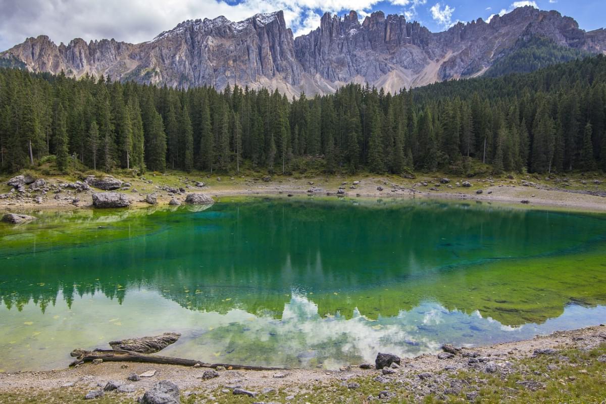 lago natura viaggio esplorazione