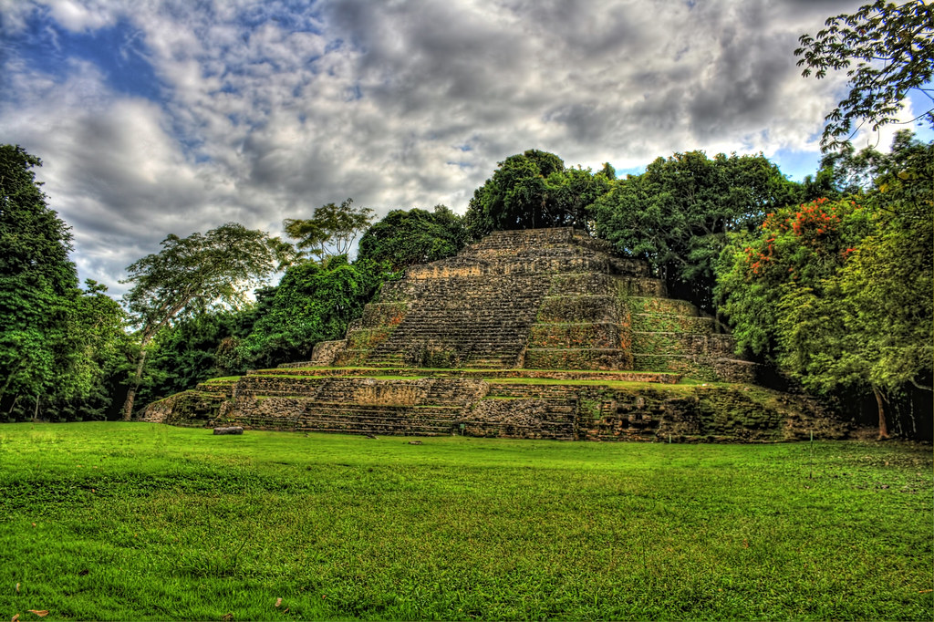 lamanai bz temple of the jaguar masks 01