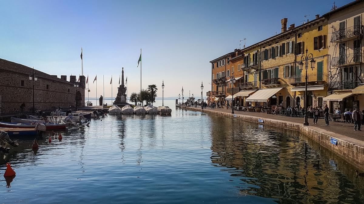 lazise lago di garda garda italia