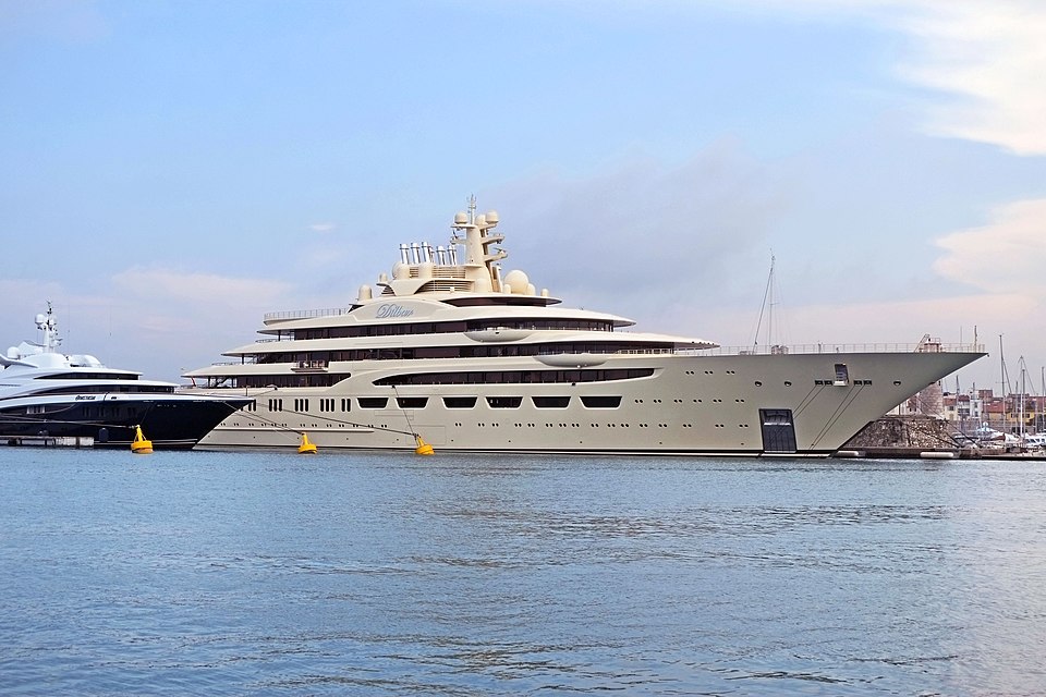le dilbar dans le port vauban d antibes le 24 avril 2018