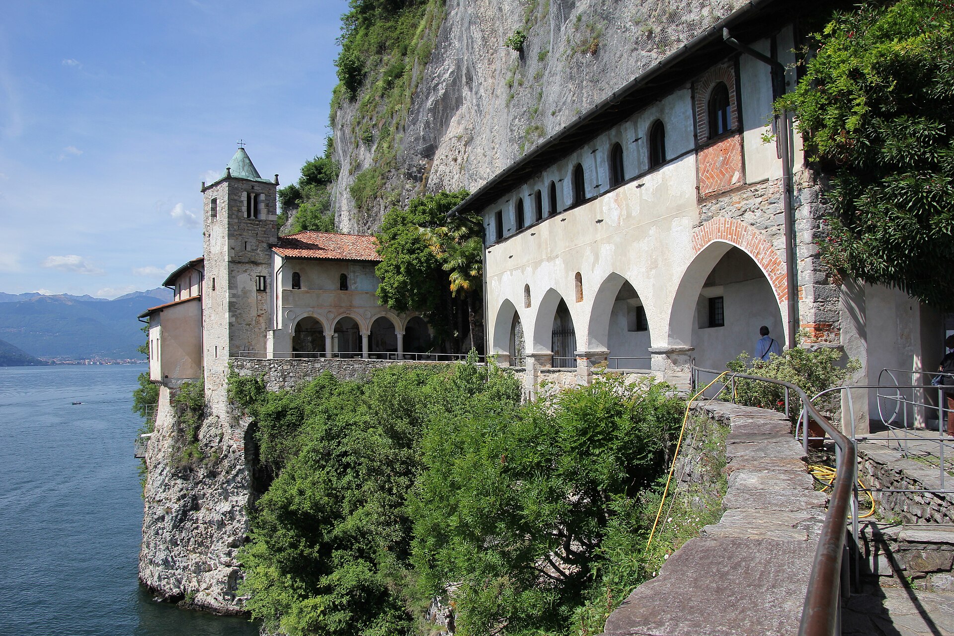leggiuno eremo di santa caterina del sasso 05