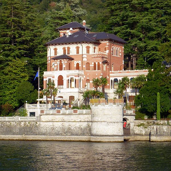 /foto/lierna castello sul lago di como