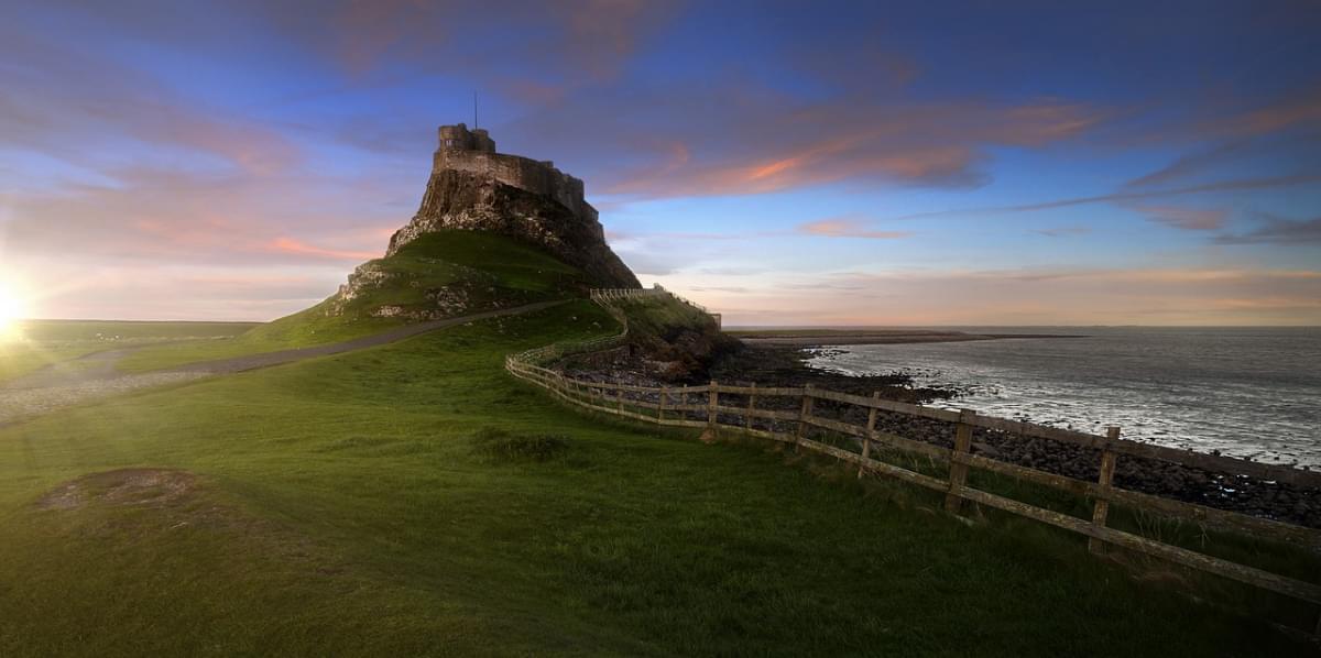 lindisfarne scozia castello