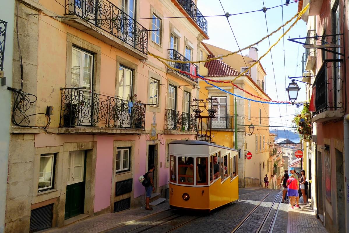 lisbona colorato centro citta