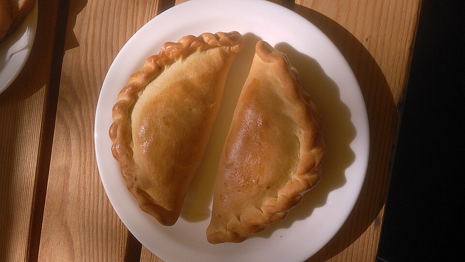 Panzerotti della cucina lituana ripieni di carne o verdure.