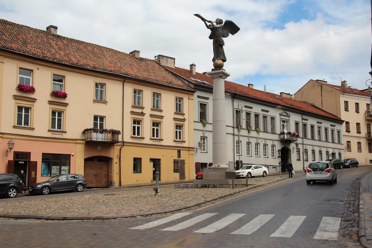 lituania vilnius uzupis piazza