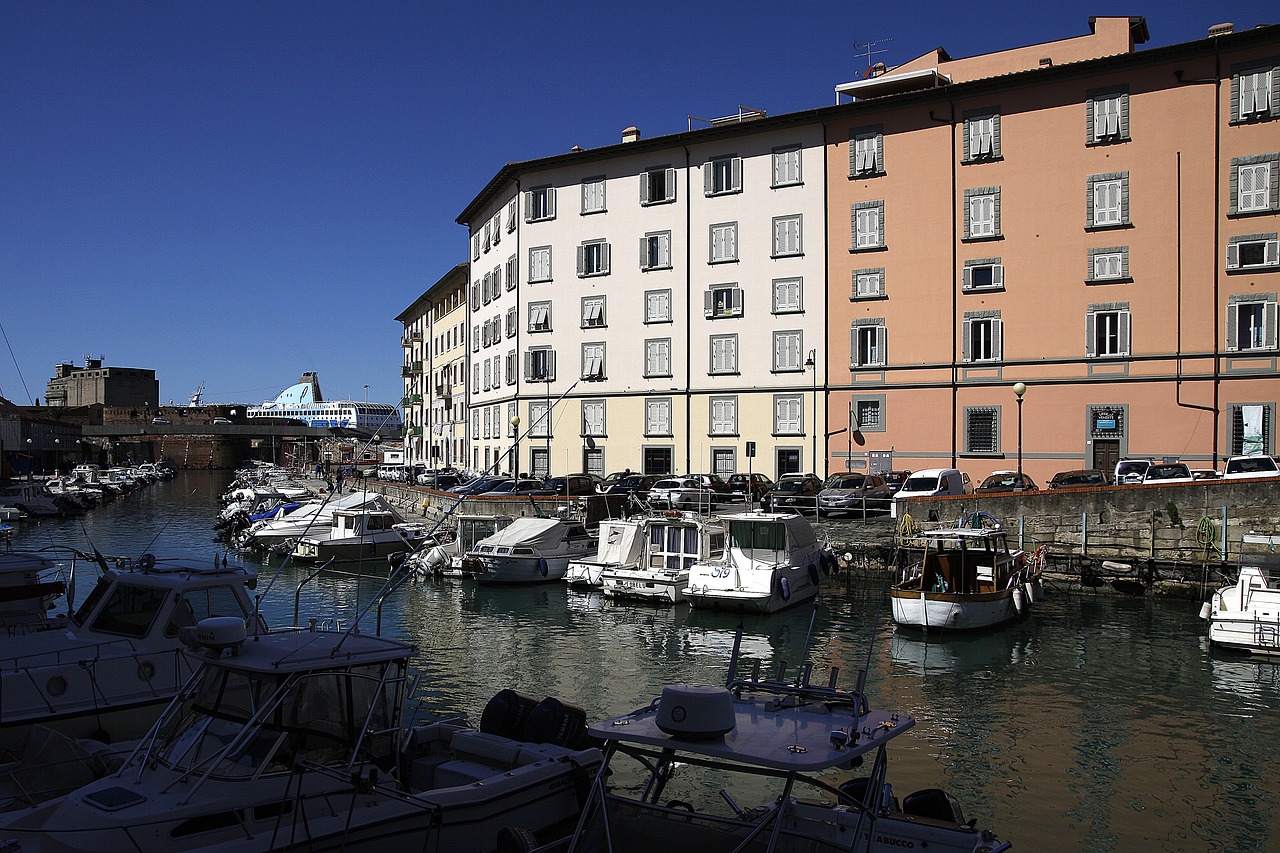 livorno quartiere venezia canali