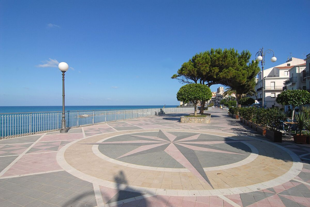 lungomare nuovo alto diamante - foto di eugenio magurno, diamante, italy