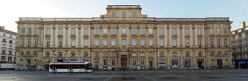 lyon facade du musee des beaux arts 01