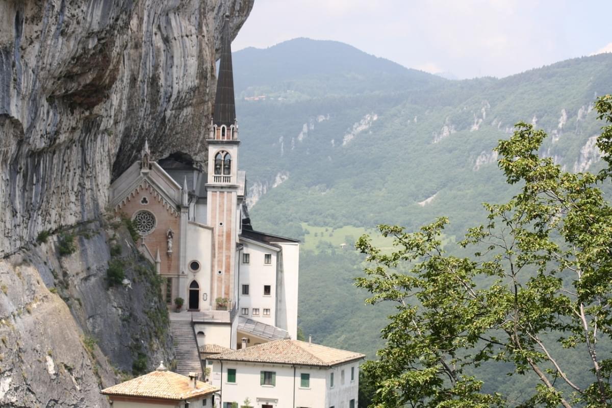 madonna della corona veneto italia