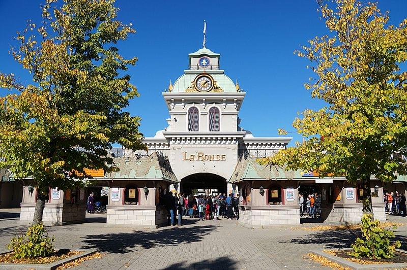 main entrance at la ronde