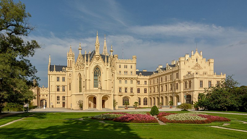 main front of lednice castle