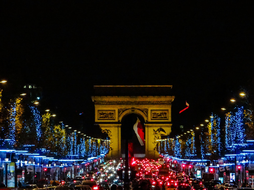 marche noel champs elysees paris 2013 1
