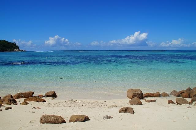 mare spiaggia praslin