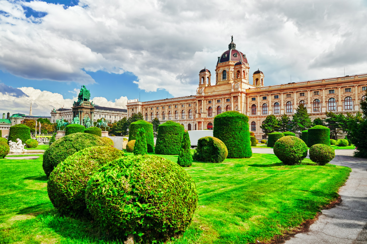 maria theresa square arts history museum kunsthistorisches museum vienna austria 1