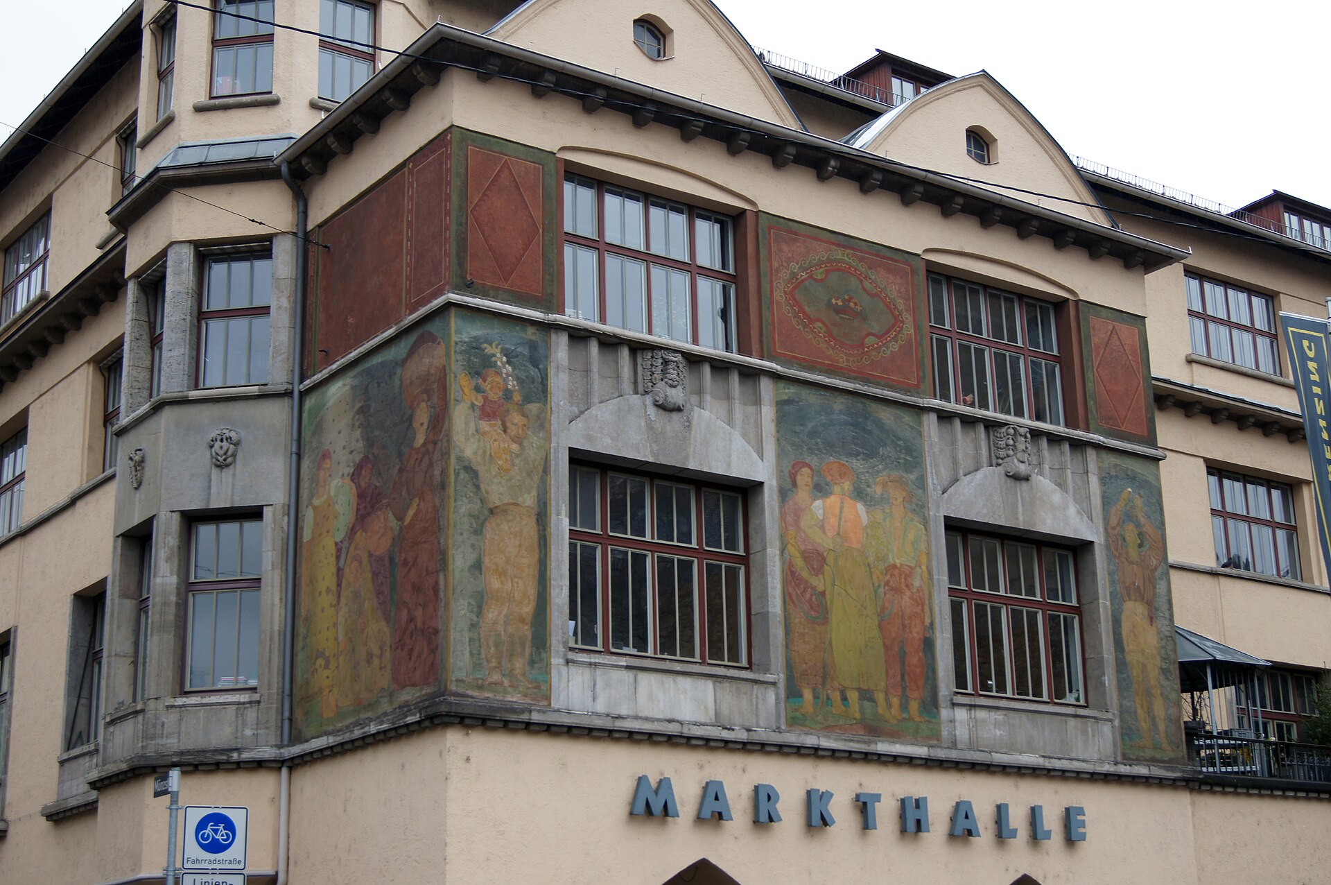 Markthalle Stoccarda: esterno mercato coperto Art Nouveau