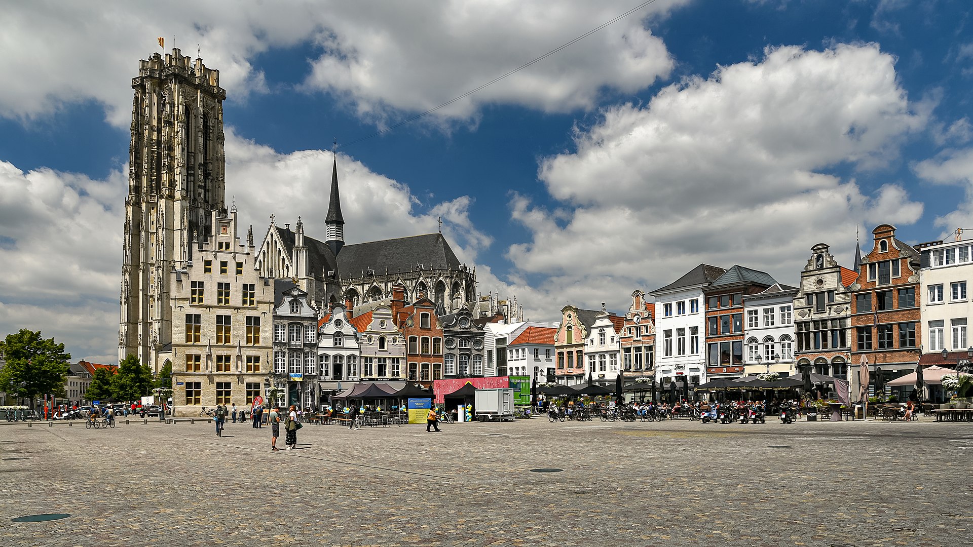 mechelen grotemarkt sint romboutskathedraal 52169418019 1