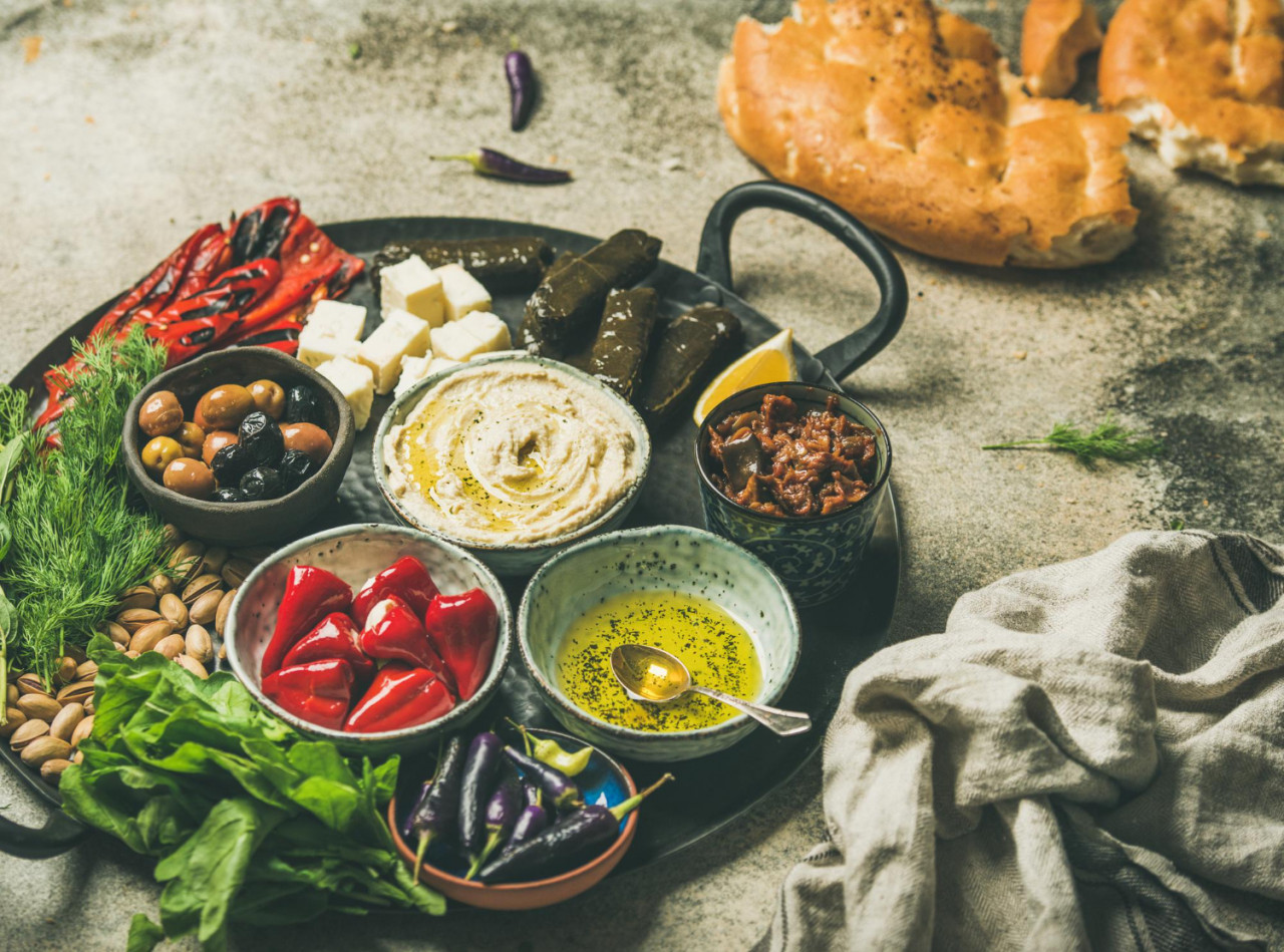 mediterranean meze starter fingerfood platter tray selective focus