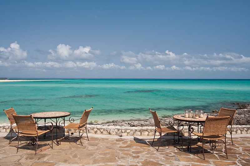 medjumbe island pool deck 1