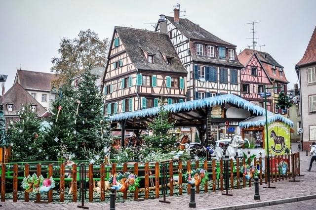 mercatino di natale alberi colmar