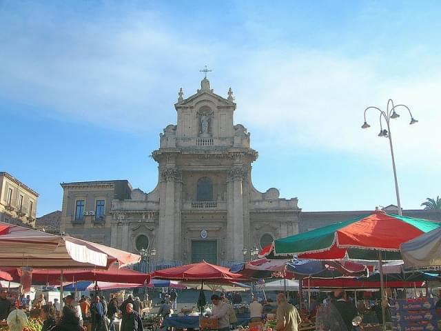 mercato al santuario carmine