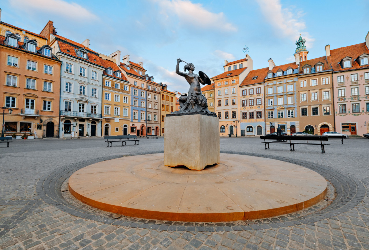 mermaid syrena statue center old town square warsaw poland