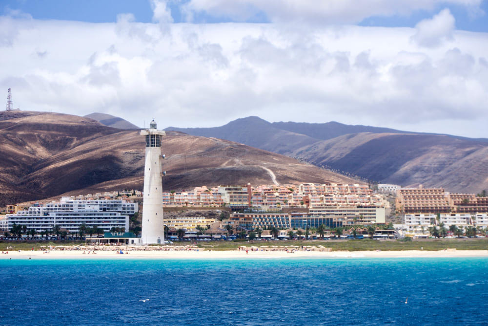 messa a fuoco selettiva della spiaggia di morro jable fuerteventura