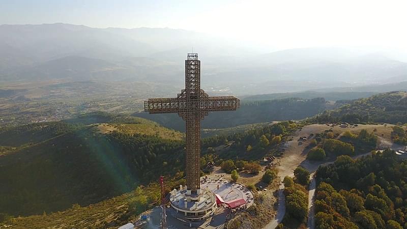 millennium cross vista