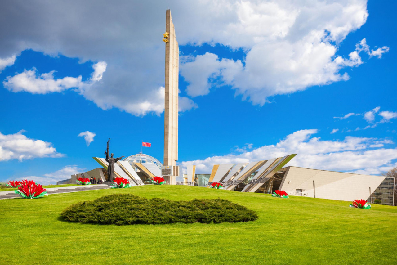 minsk belarus may 06 2016 minsk hero city obelisk belarusian great patriotic war museum is museum center minsk belarus