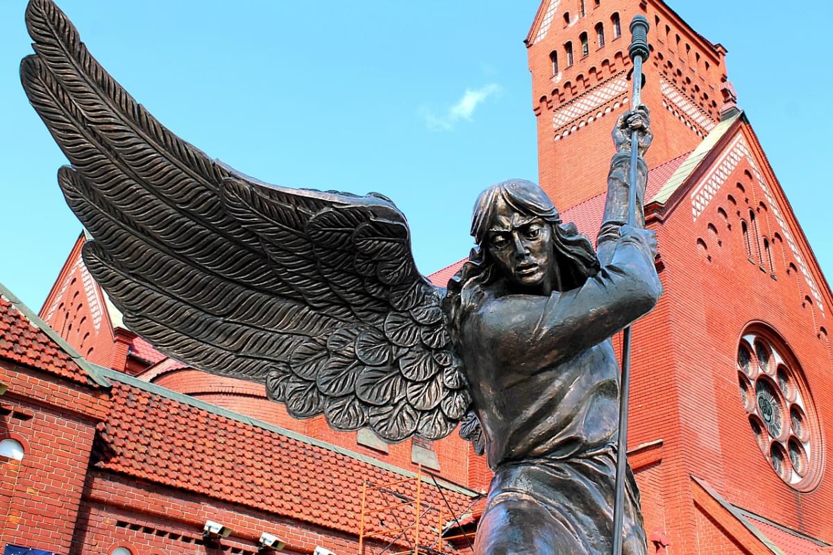 minsk chiesa angelo monumento 2 1