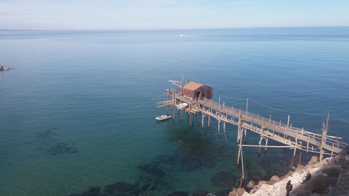 molo barca mare molo di legno 1 1