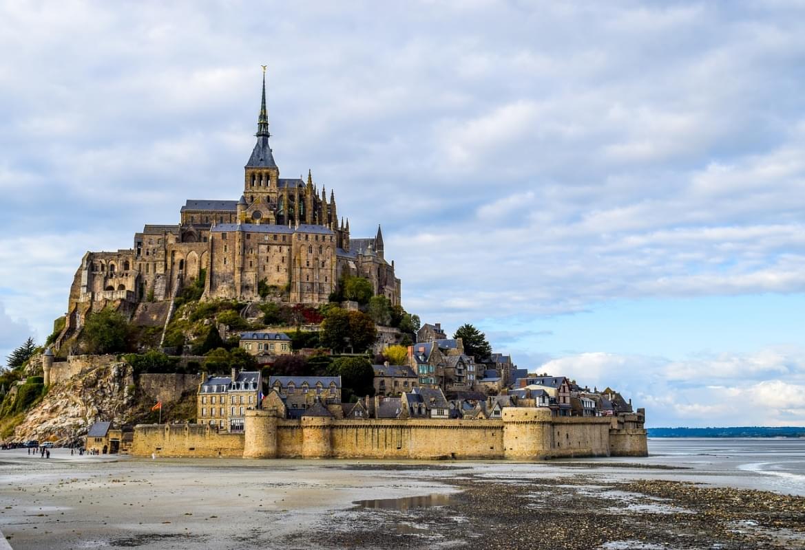 mont saint michel abbazia