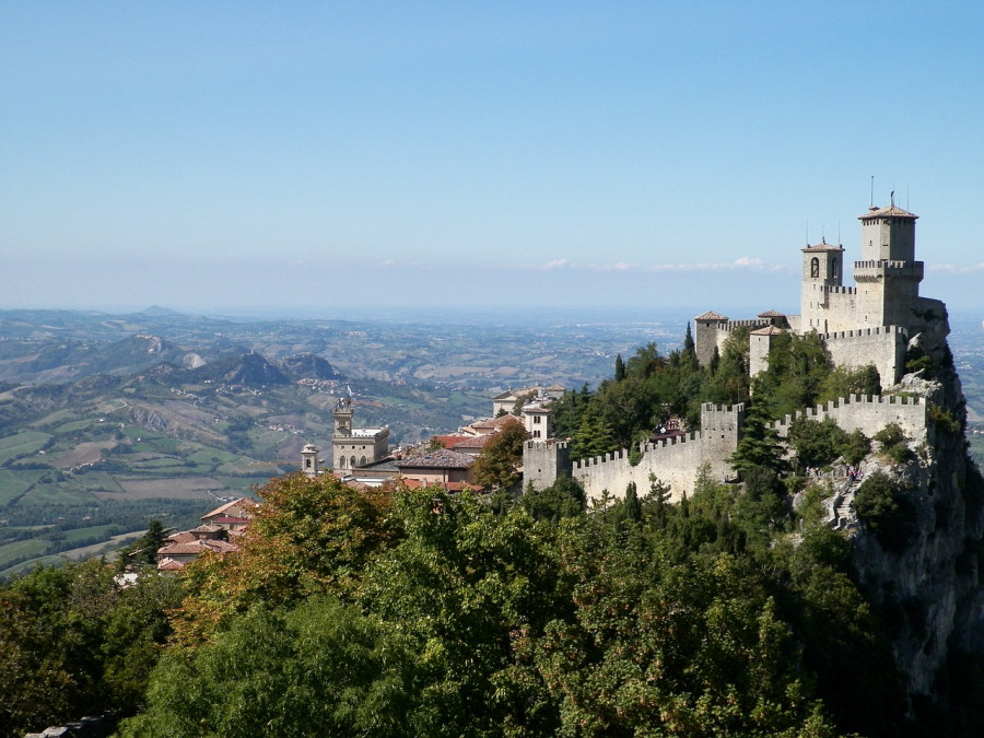 montagna castello san marino europa