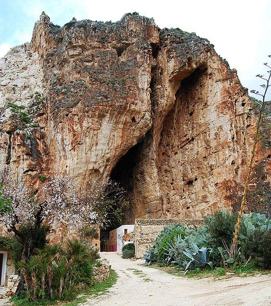 monte cofano grotta scurati