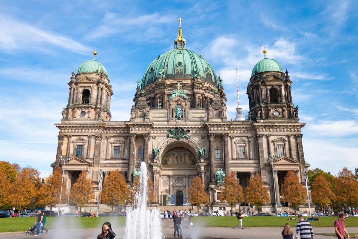 monument of berlin in autumn