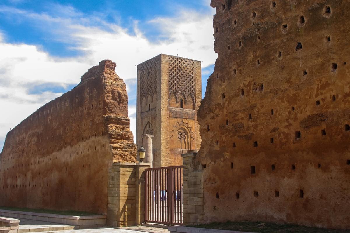 monumento a la torre di hassan 1