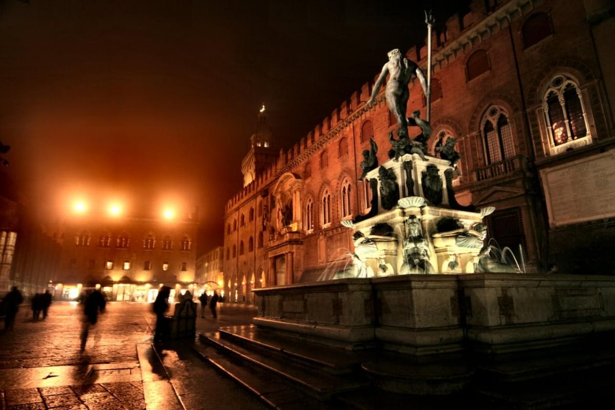 monumento fontana di notte