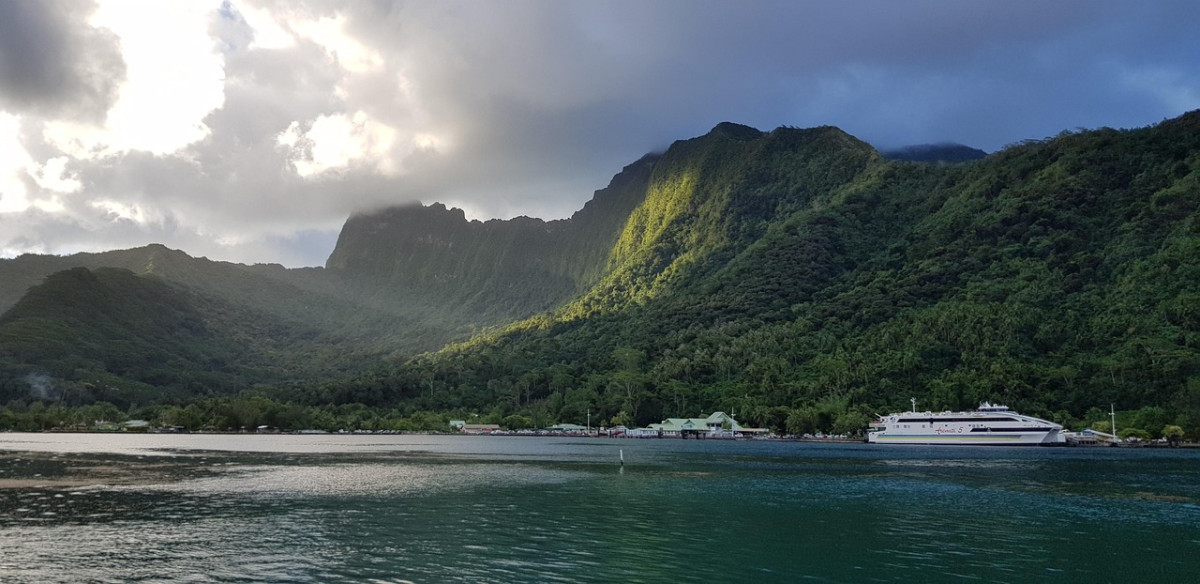 moorea isola polinesia barca