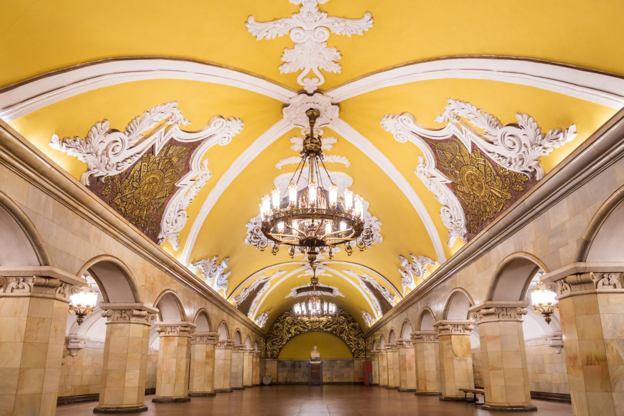 moscow metro station komsomolskaya with columns arches ornate ceiling