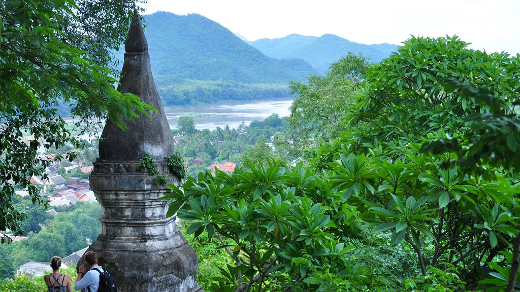 mt phou si luang prabang laos