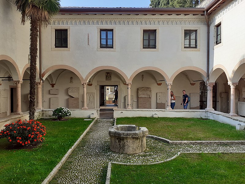 museo archeologico al teatro romano 11