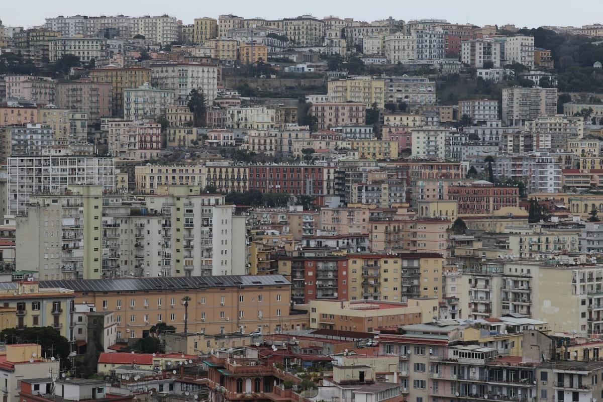 napoli gli edifici