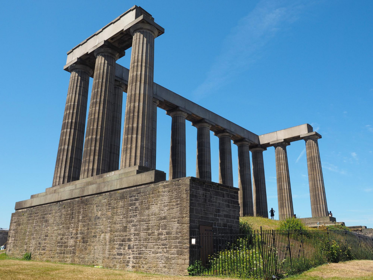 national monument calton hill edinburgh