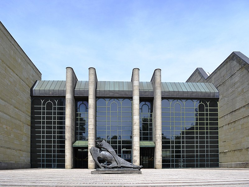 neue pinakothek entrance