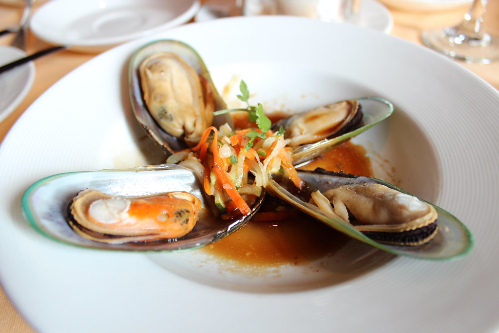 new zealand green shell mussels in teriyaki ginger broth