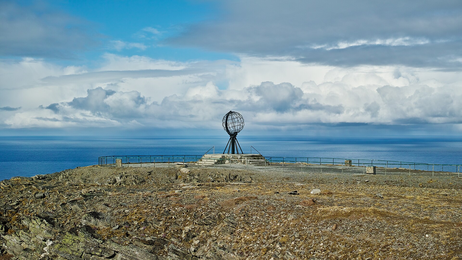 nordkapp with globe