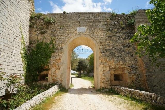 noto antica porta di ingresso