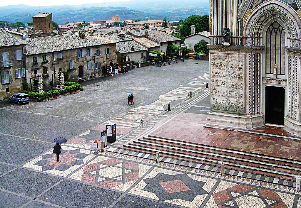 orvieto piazza del duomo