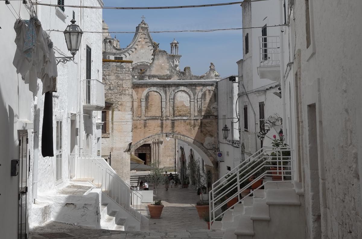 ostuni chiesa puglia