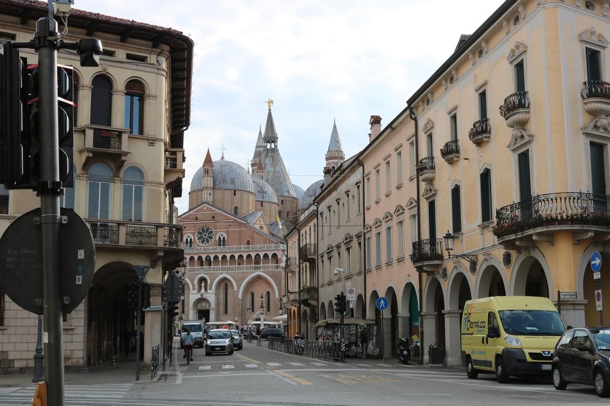 padova italia strade edifici 1